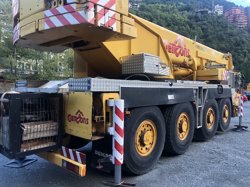 Crane transport, assembly and dismantling services